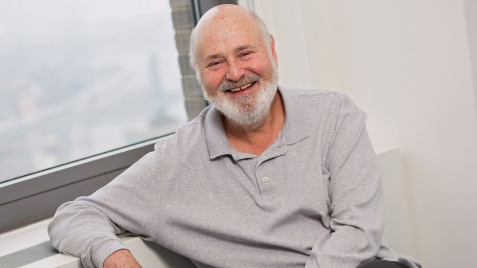 ARCHIVO - Rob Reiner posa para un retrato el 2 de mayo de 2016 en Nueva York. (Foto de Brian...