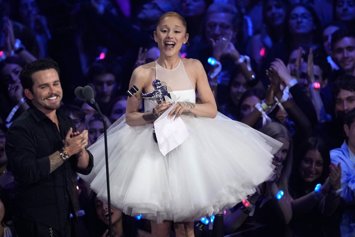 preloaded gallery image