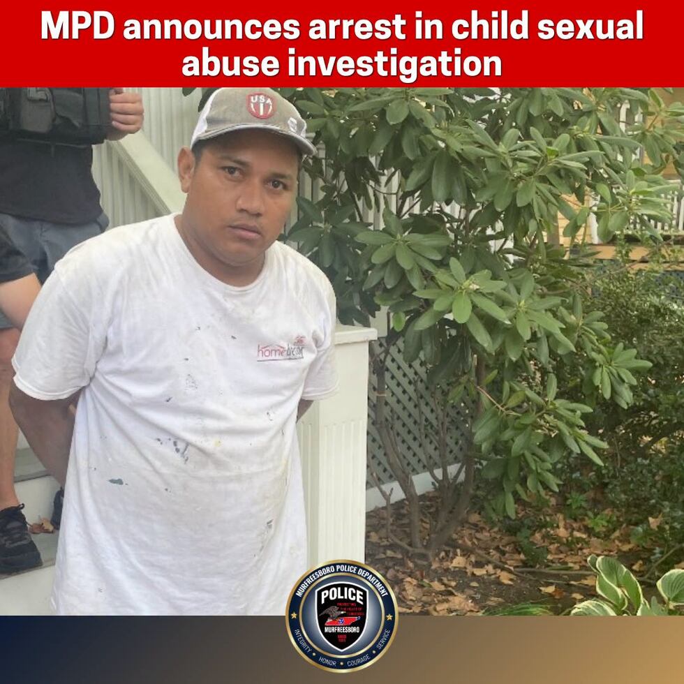 Irving Marlon Sarmiento, de 39 años arrestado en Boston, Massachusetts, después de permanecer...