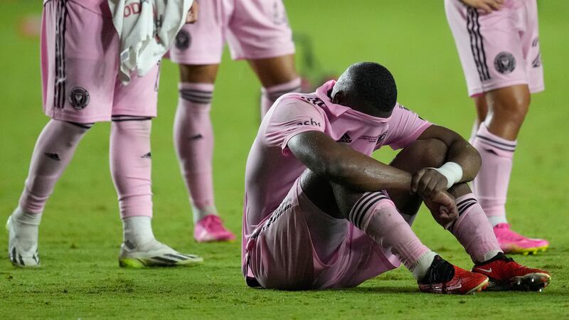 Kamal Miller, del Inter Miami, se lamenta tras la derrota en la final de la US Open Cup ante...
