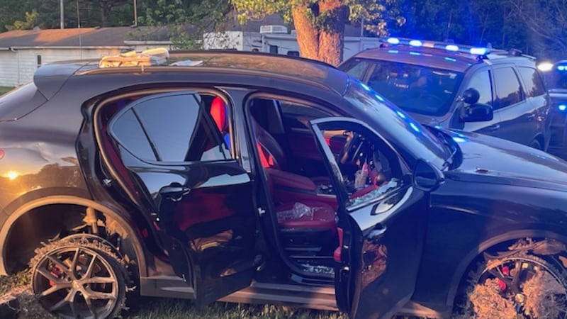 A Tennessee man was arrested on Monday after fleeing from law enforcement during a traffic stop.