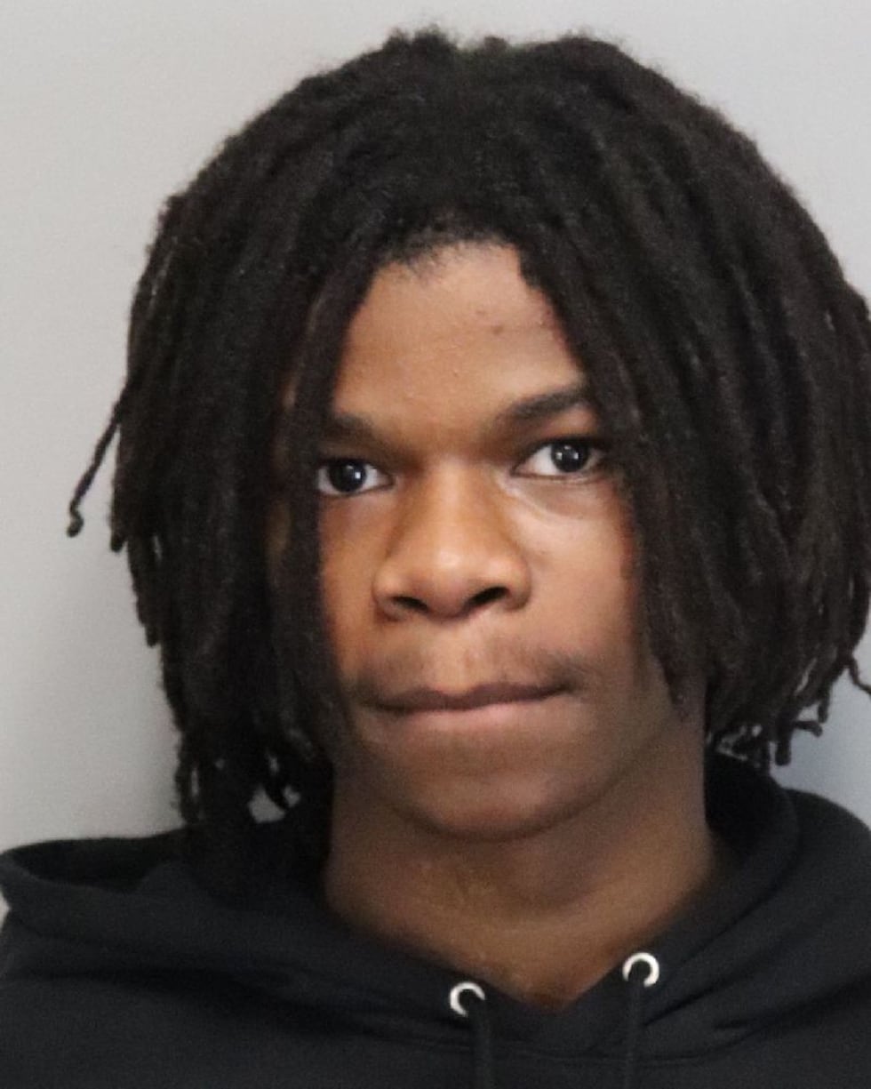 Chad T. Wright, 16, acusado por las autoridades del asesinato de un joven hispano mientras...