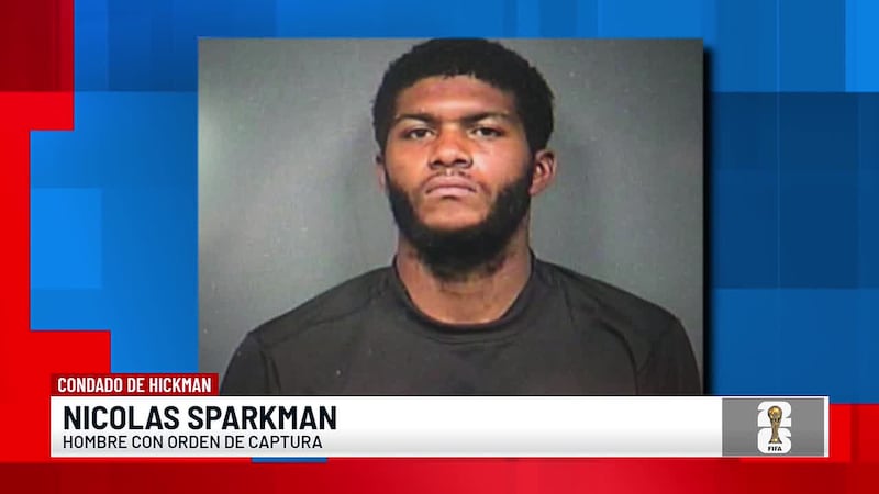 Autoridades del condado de Hickman buscan a un hombre luego de haber escapado tras chocar en...