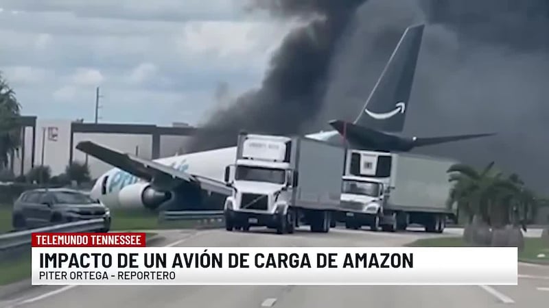 Avión de carga de Amazon sale de la pista y termina incendiándose, reportan al menos 5 muertos